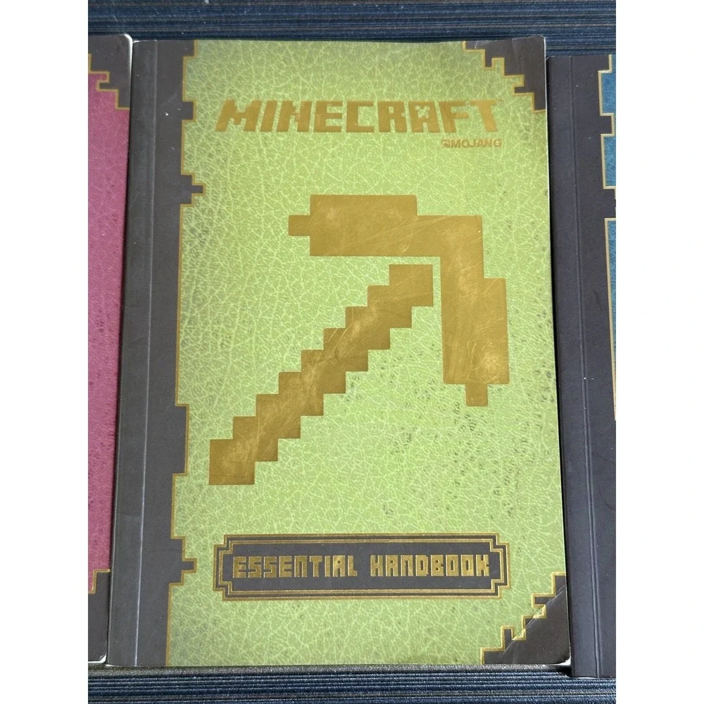 Minecraft Handbooks Official Book Essential‎ Combat Construction Soft Lot Of 3